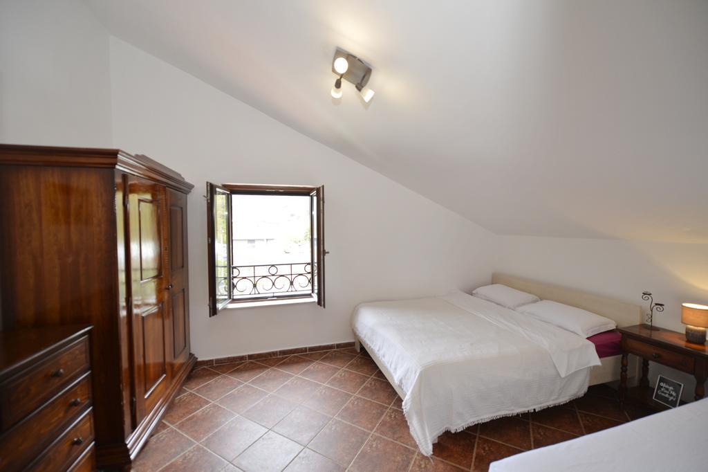 Apartment Atina Kotor Eksteriør bilde