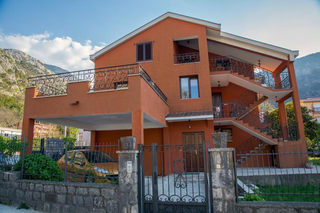 Apartment Atina Kotor Eksteriør bilde