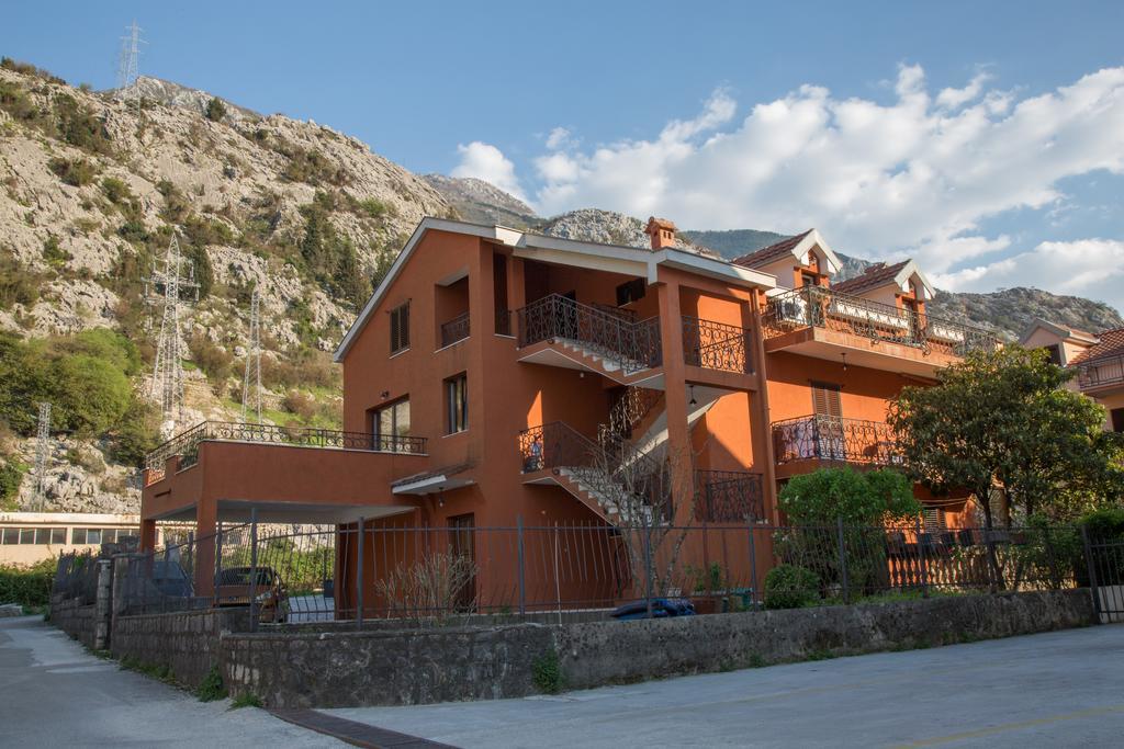 Apartment Atina Kotor Eksteriør bilde